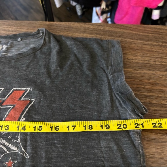 KISS Cropped Gray Graphic T-Shirt M - Picture 7 of 9